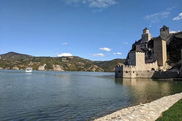 Private Eastern Serbia: Along the Danube – Golubac Fortress & Iron Gate Gorge - Ana Görsel