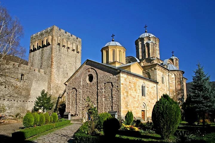 Private Eastern Serbia: Medieval Monasteries & Resava Cave Tour - Ana Görsel